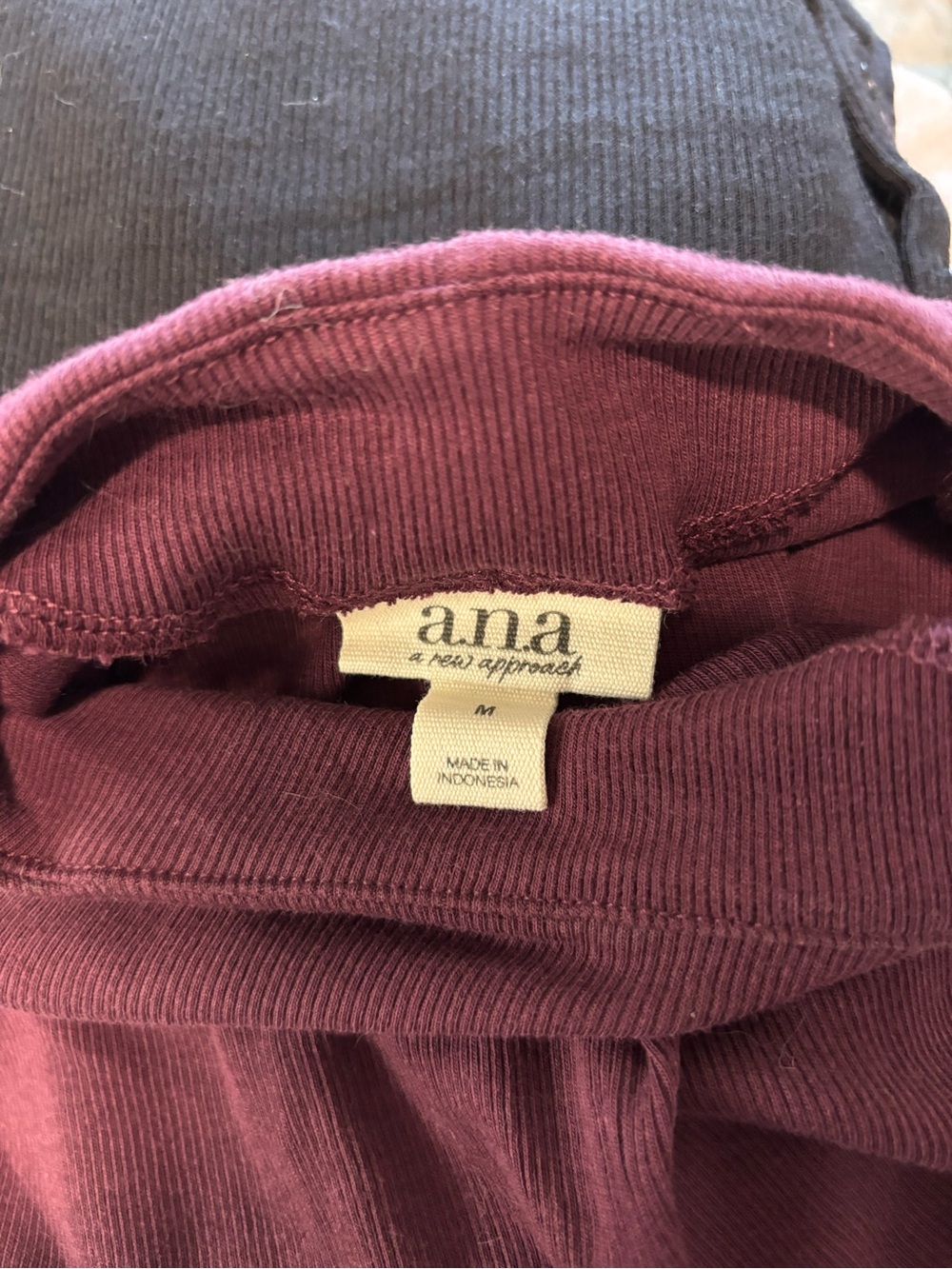Shirt size medium - Picture 5 of 5